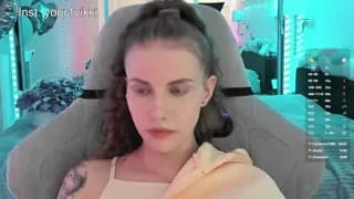 -VikkiL0vesCheese- - bongacams