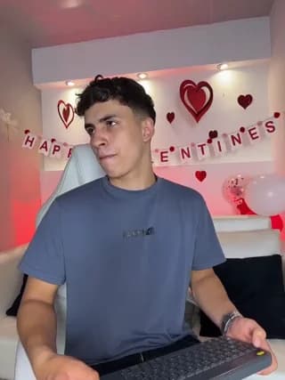 AdrianRinaldi - stripchat