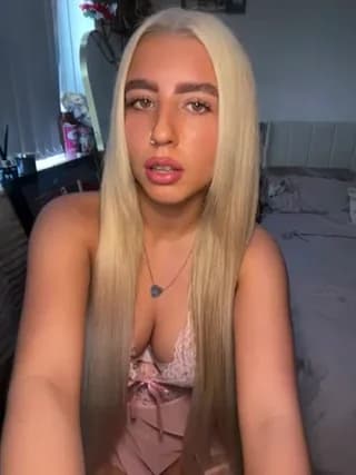 BlondeBetty - stripchat