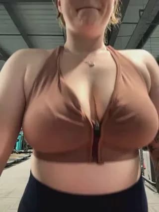 BustyBonnieUK - stripchat