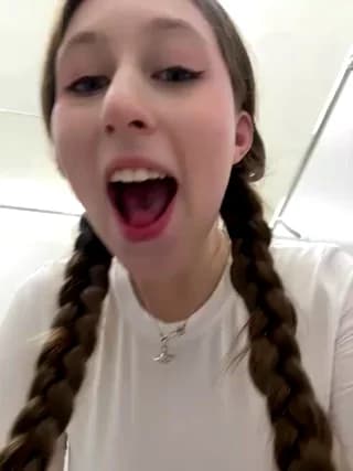 FroggyAnna - stripchat