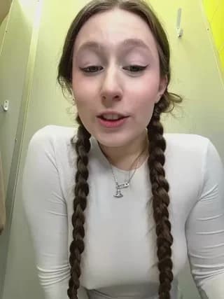 FroggyAnna - stripchat