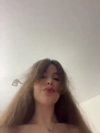 LadyEmily - bongacams