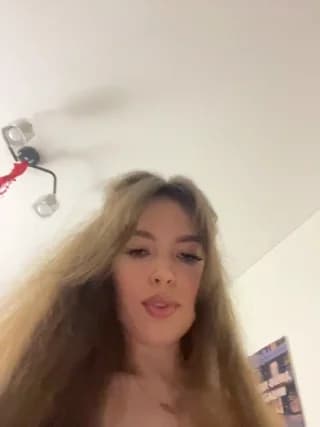 LadyEmily - bongacams