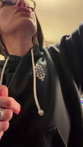 LadyLena1 - stripchat