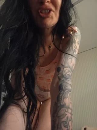 Mikki88K - bongacams