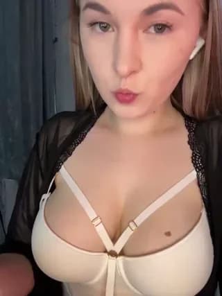 Peach--Alice - bongacams