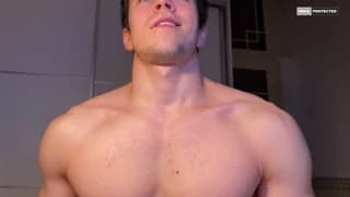 johnnnyhorny - chaturbate