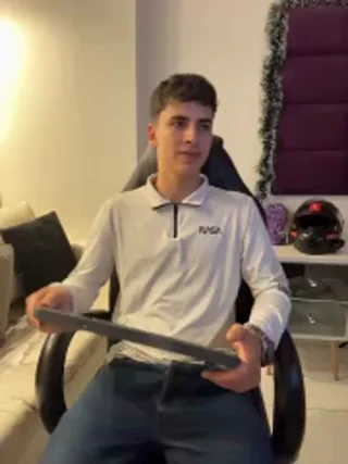 AdrianRinaldi - stripchat