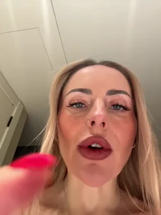 EmaSalis - stripchat