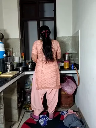 Heena-143 - stripchat