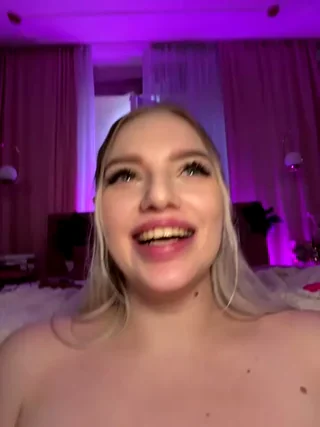 HugeBoobsAlice - stripchat