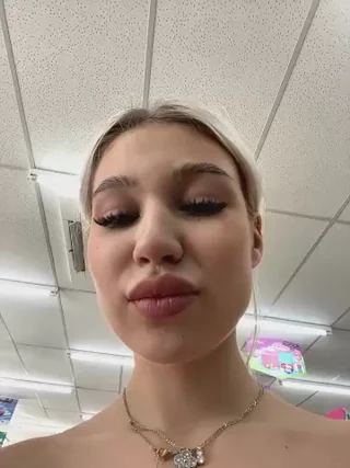 Kiss_Aurora_ - stripchat