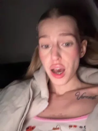 kira_mia - stripchat